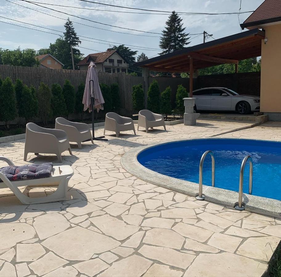 Mika's Poolhouse Σπίτι διακοπών *