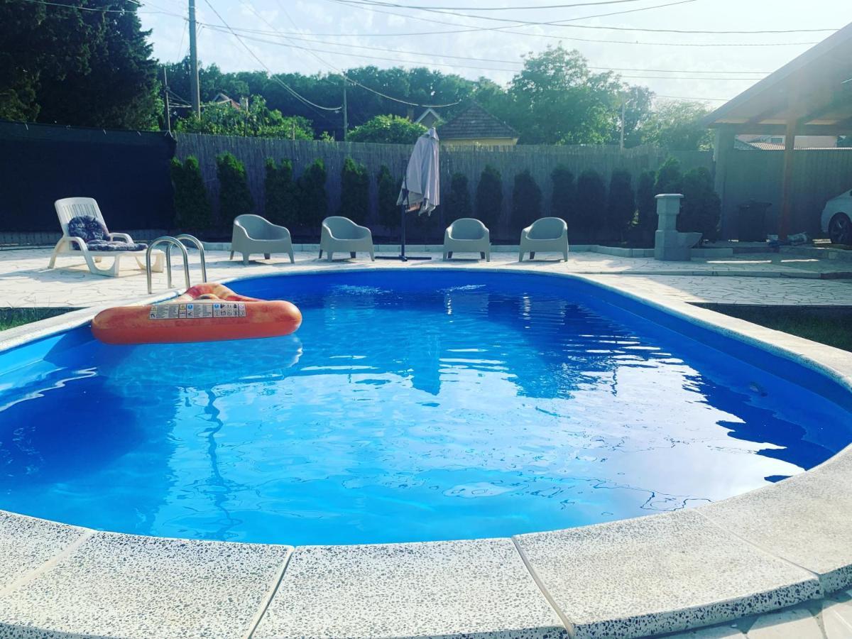 Mika's Poolhouse Σπίτι διακοπών *