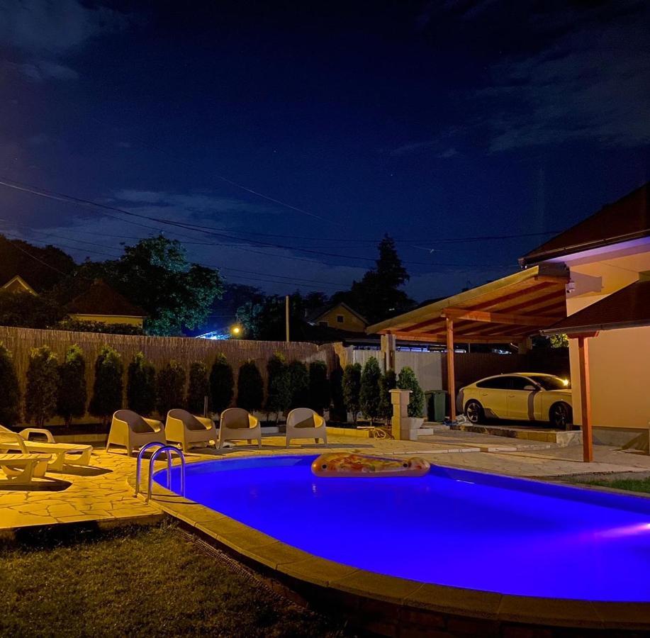 Σπίτι διακοπών Mika's Poolhouse