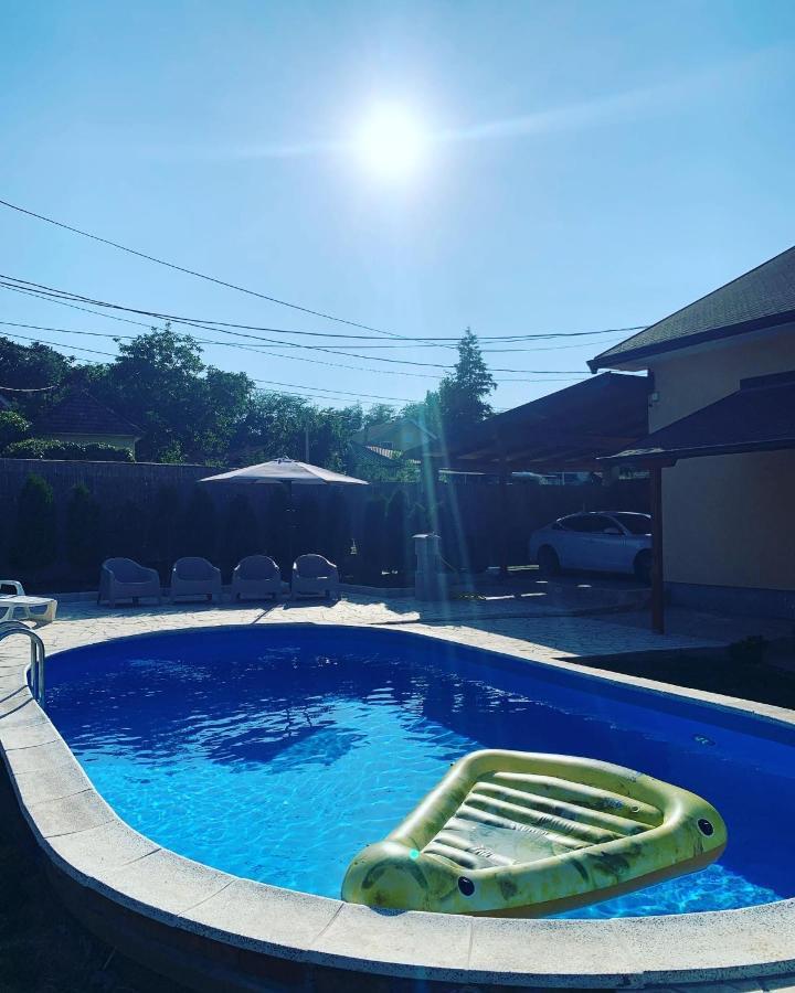 Mika's Poolhouse * Βελιγράδι