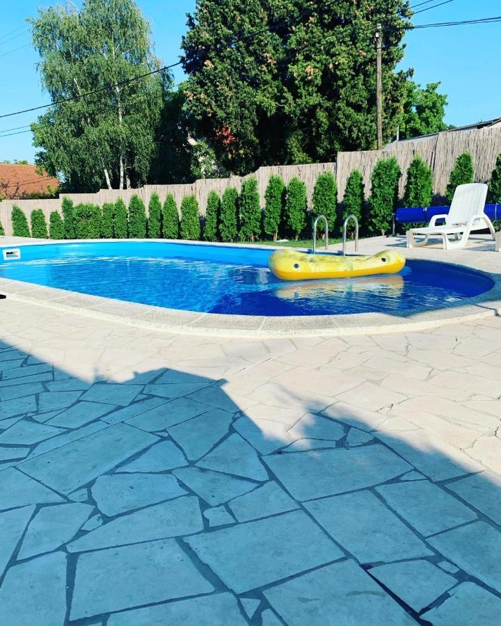 Mika's Poolhouse Σπίτι διακοπών Βελιγράδι