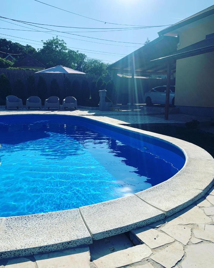 Mika's Poolhouse * Βελιγράδι