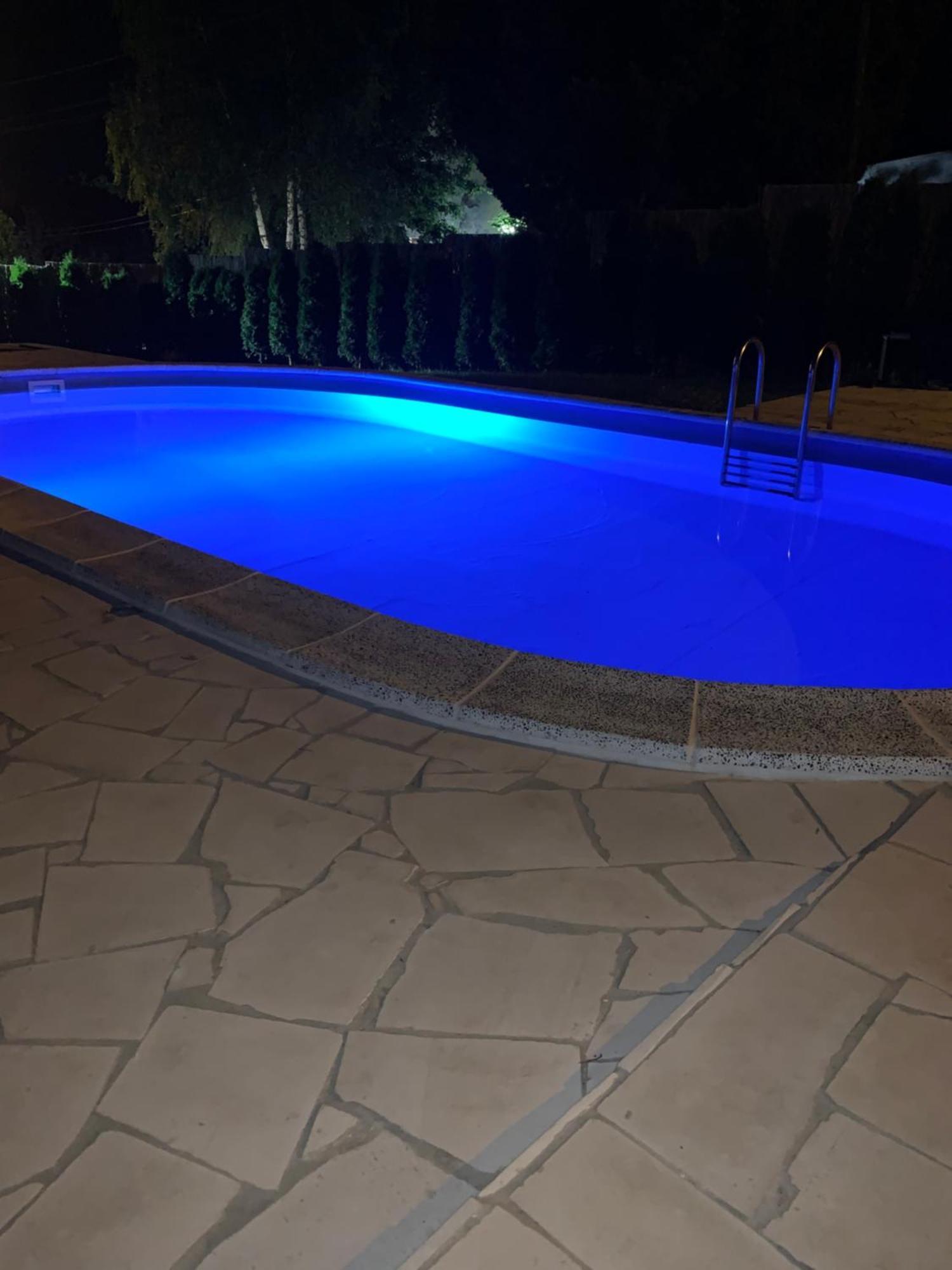 Mika's Poolhouse